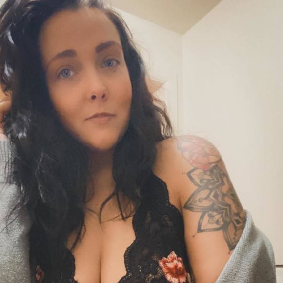 Meet your Posher, Ciara - Picture 1 of 1